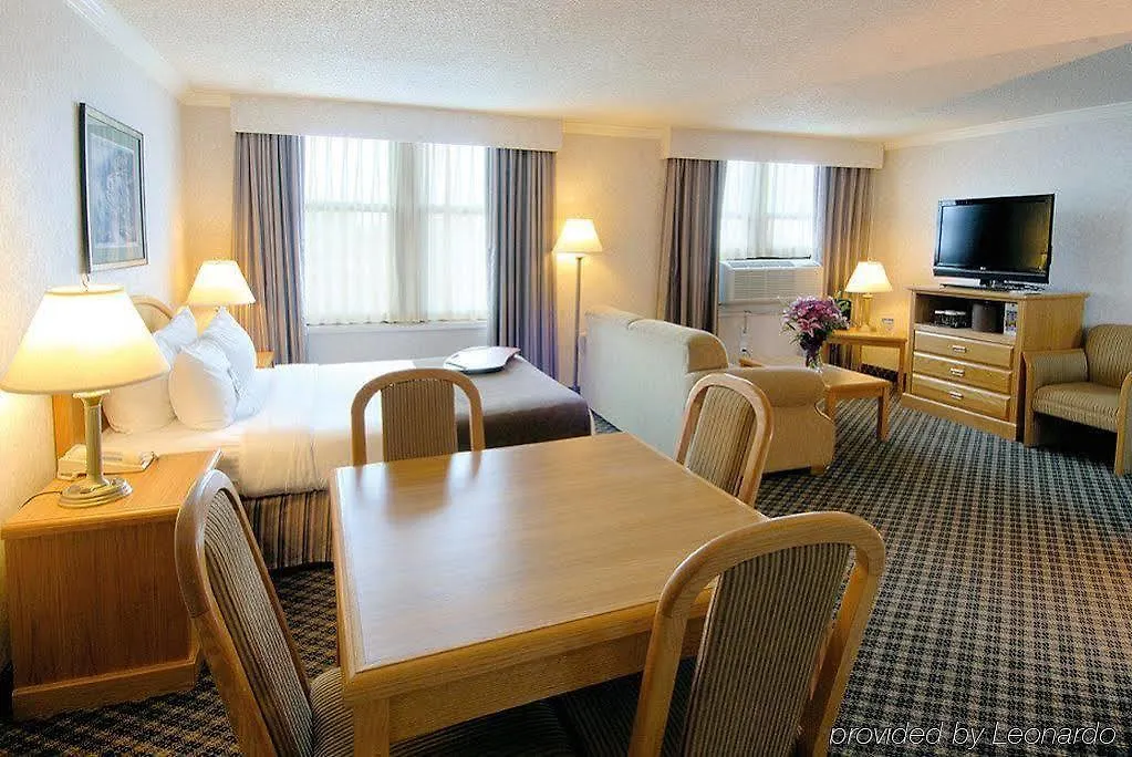 Best Western Plus Carlton Plaza Hotel Victoria 3*,  Canada