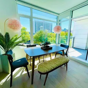 Apartment Lovely 2 Bedroom Downtown With Free Parking