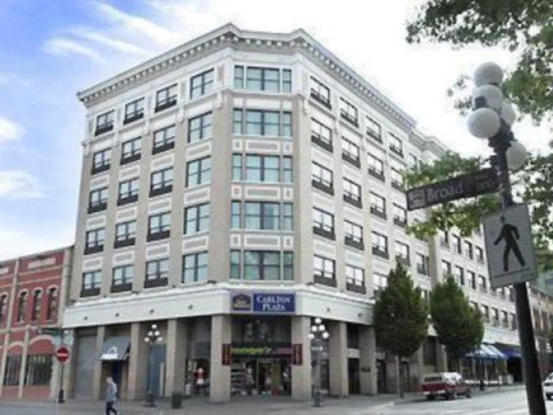 Best Western Plus Carlton Plaza Hotel Victoria 3*,